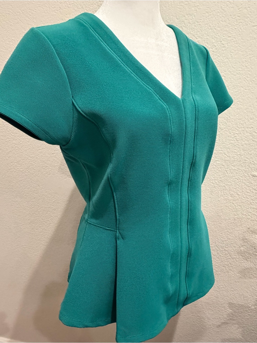 Halogen Jade Green Peplum Top | Textured Short Sleeve V-Neck Blouse | Size M